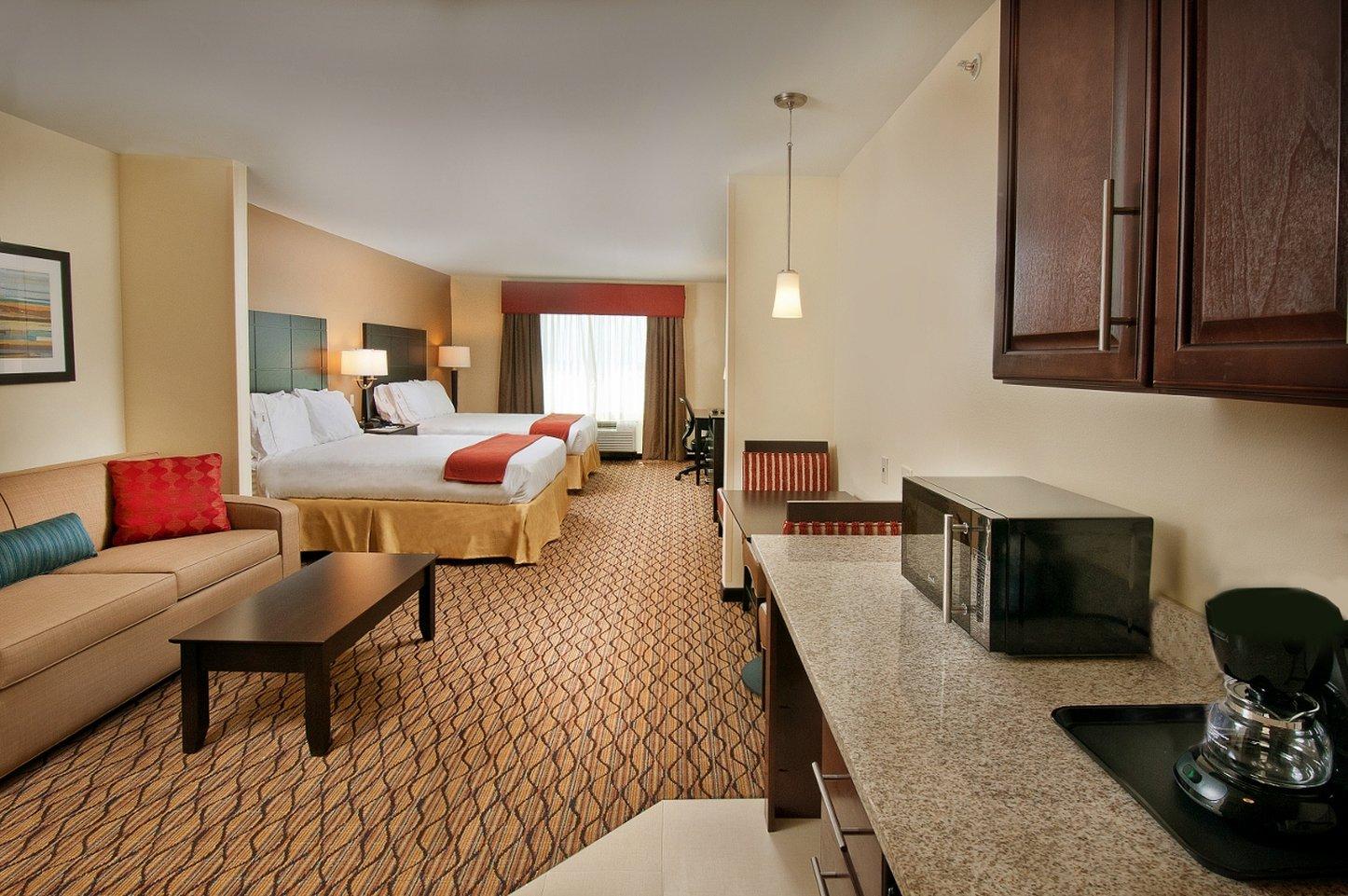 Holiday Inn Express Hotel And Suites Pearsall By Ihg Exterior foto