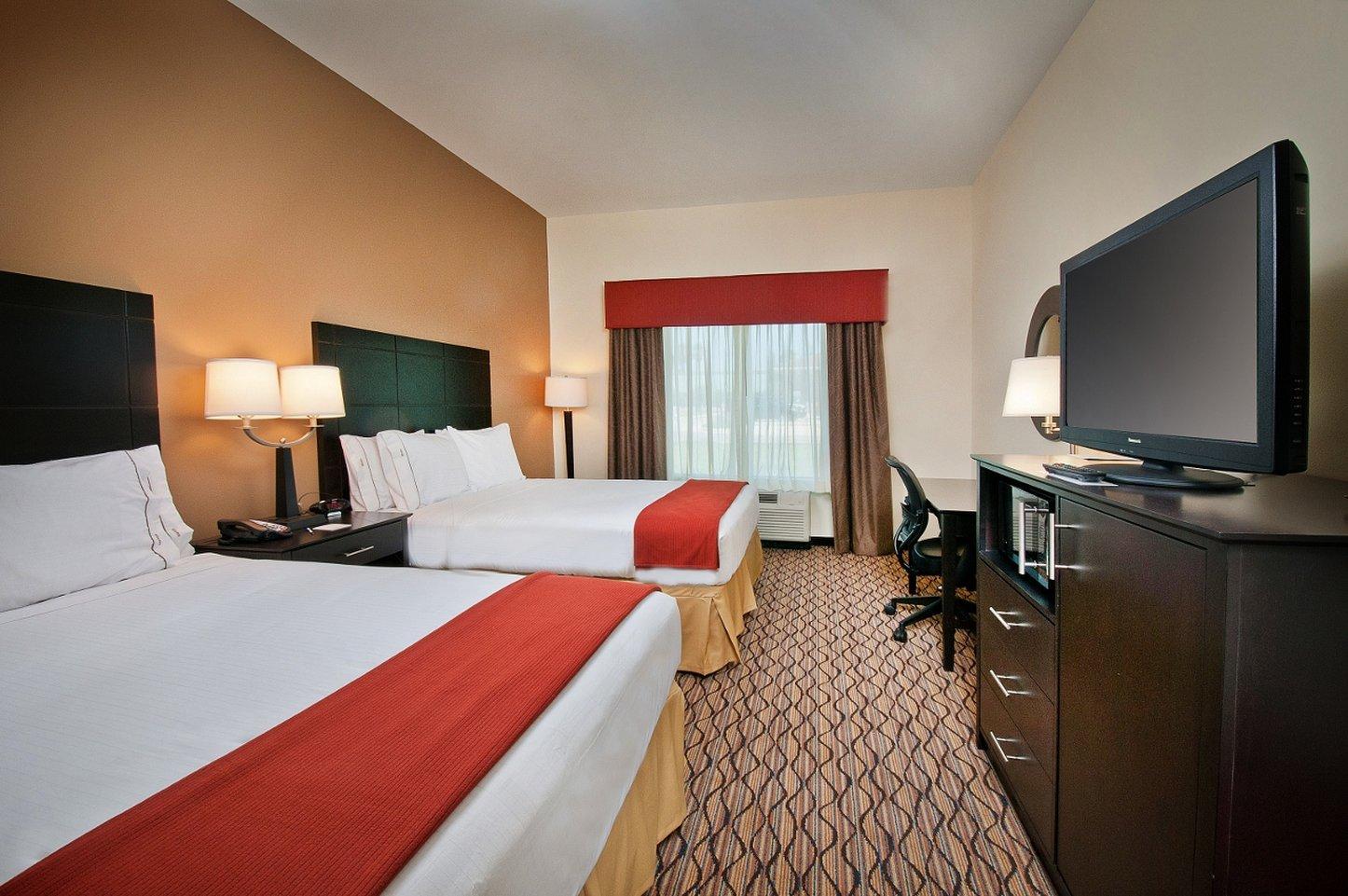 Holiday Inn Express Hotel And Suites Pearsall By Ihg Exterior foto