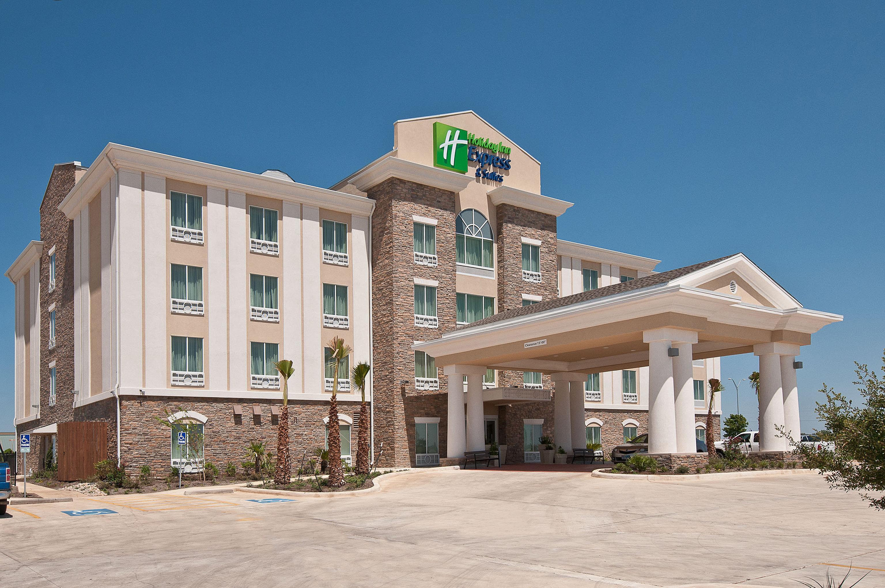 Holiday Inn Express Hotel And Suites Pearsall By Ihg Exterior foto